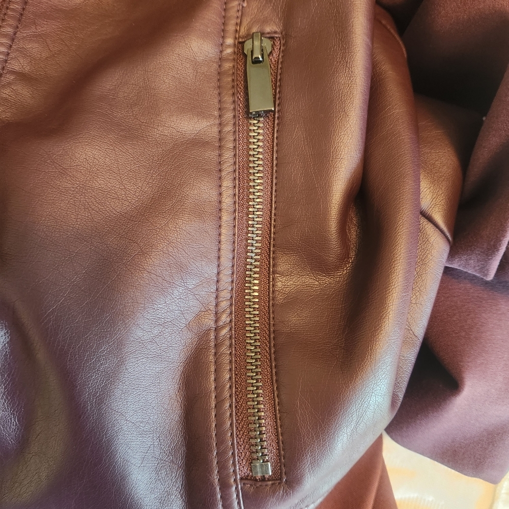 New York and Company maroon feaux leather jacket. Zipper in front and po… - Picture 6 of 13